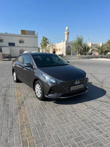 استكشف undefined undefined الصور الخارجية والداخلية. اكتشف جميع جوانب وتفاصيل السيارات.