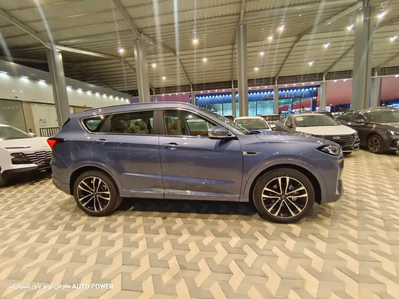 Discover undefined undefined Exterior Interior Images.Find all aspects and details of cars.