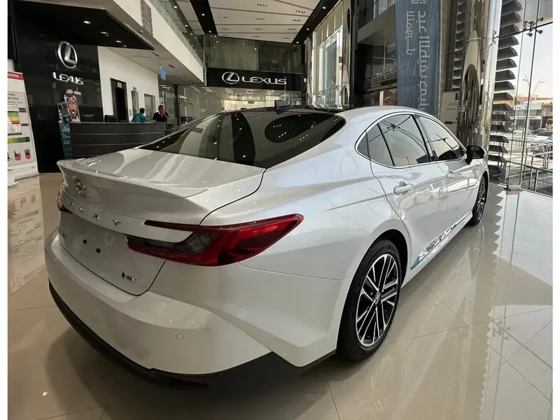 Discover undefined undefined Exterior Interior Images.Find all aspects and details of cars.