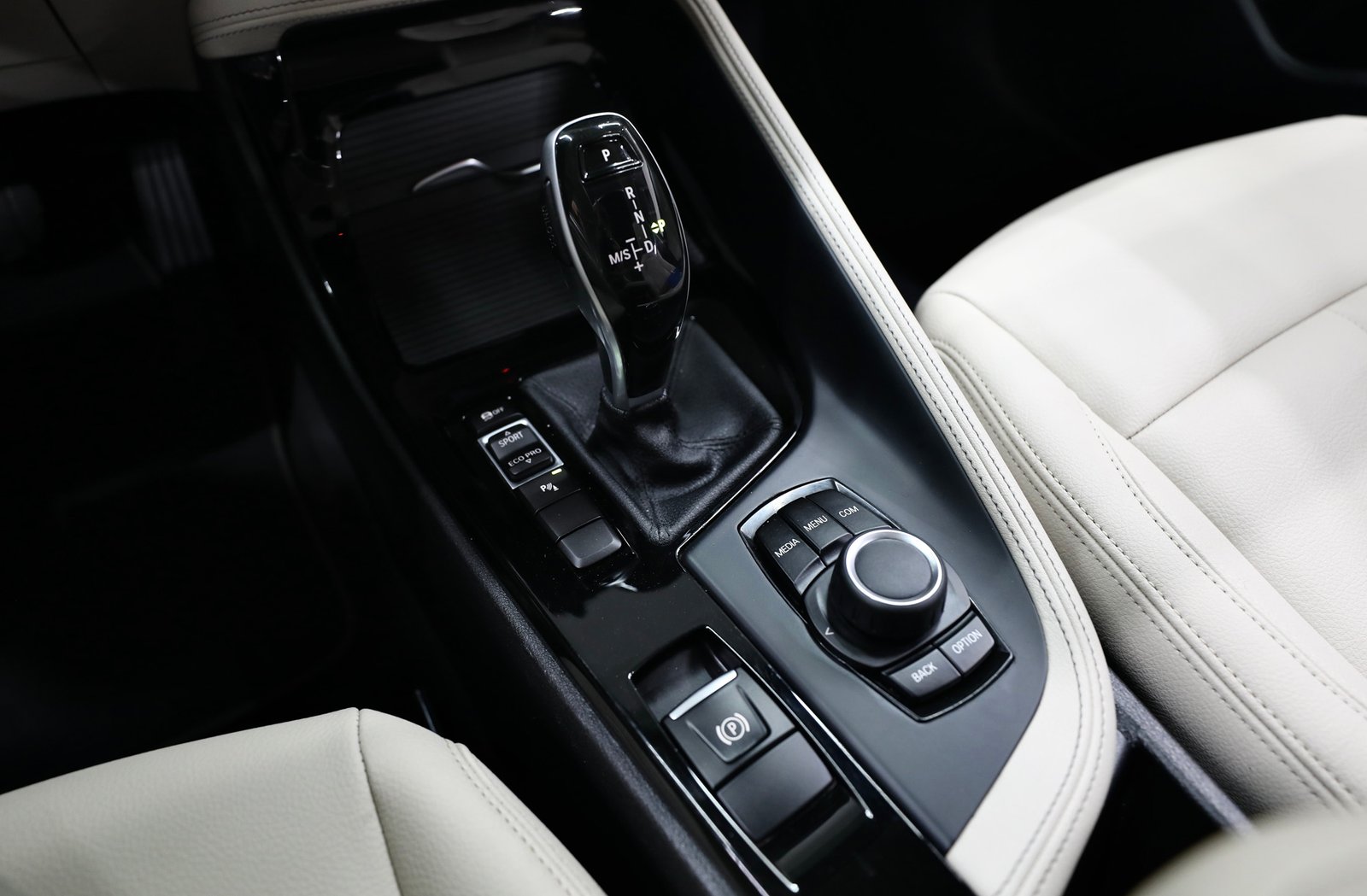 GCC | BMW X2 sDrive 20i | 1000 AED Monthly Installment | Free Insurance and Registration