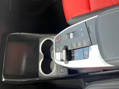 Discover undefined undefined Exterior Interior Images.Find all aspects and details of cars.