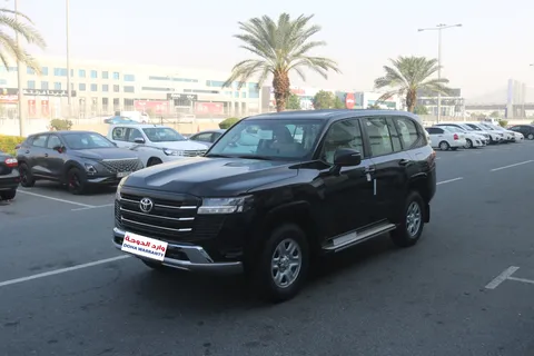 Discover undefined undefined Exterior Interior Images.Find all aspects and details of cars.