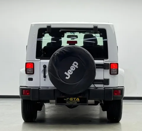 Jeep Wrangler 3.6L V6 Sahara 2-Door 2015
