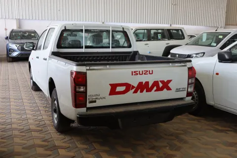 New Isuzu D-MAX 2.5D Double Cab 4WD M/T 2023
