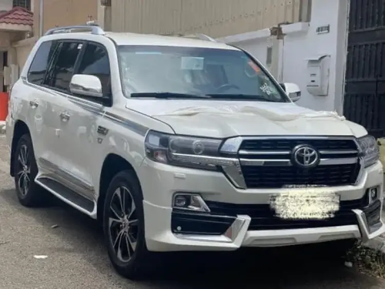 toyota toyota-land-cruiser image Toyota Land Cruiser 2021