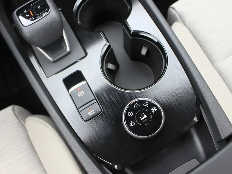 Nissan X-Trail 2025