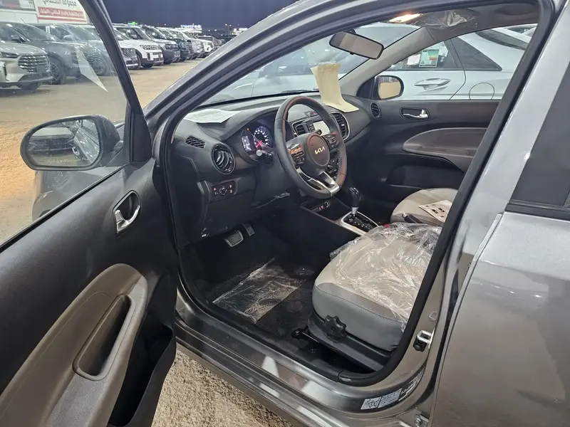 Discover undefined undefined Exterior Interior Images.Find all aspects and details of cars.