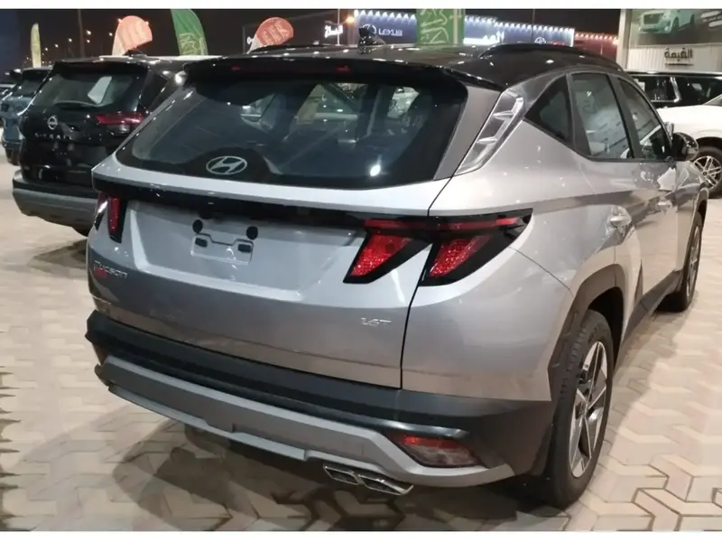 Discover undefined undefined Exterior Interior Images.Find all aspects and details of cars.