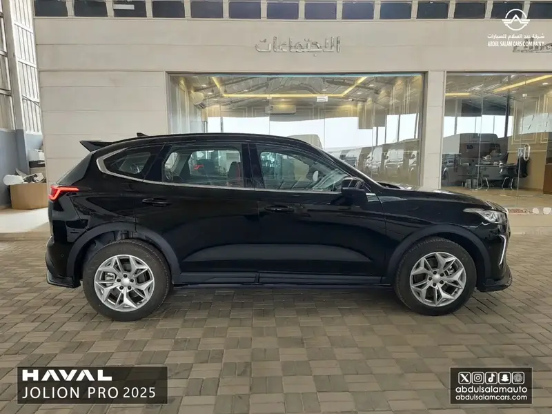 Discover undefined undefined Exterior Interior Images.Find all aspects and details of cars.