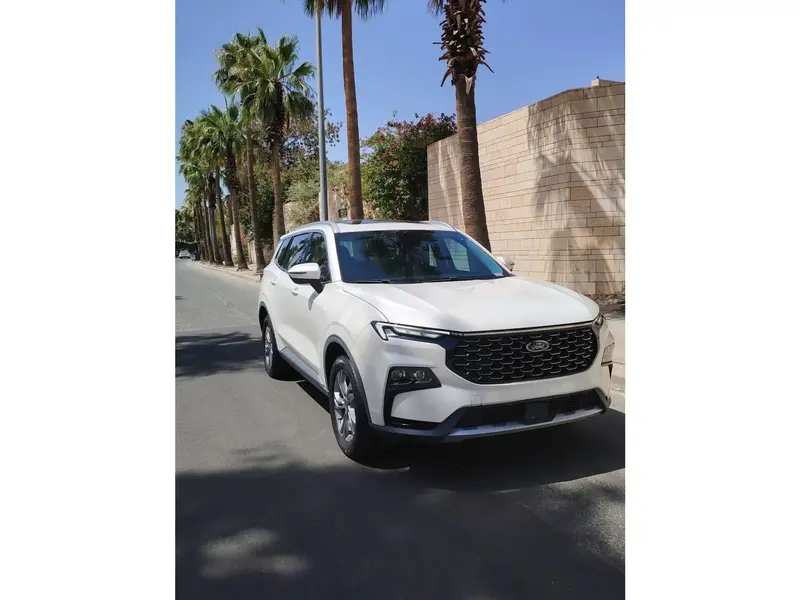 Discover undefined undefined Exterior Interior Images.Find all aspects and details of cars.