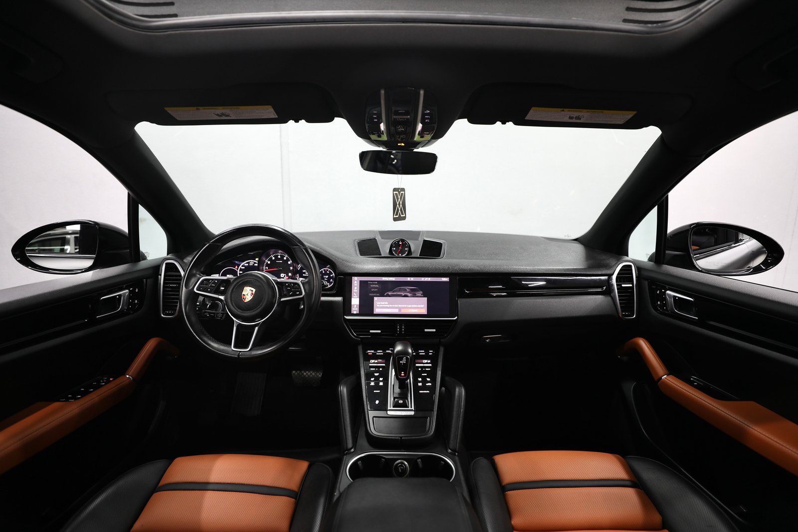 Cayenne | 2,700 AED Monthly | Low Km | Under Warranty Till 2027