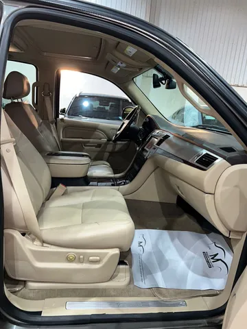 Cadillac ESCALADE 2012