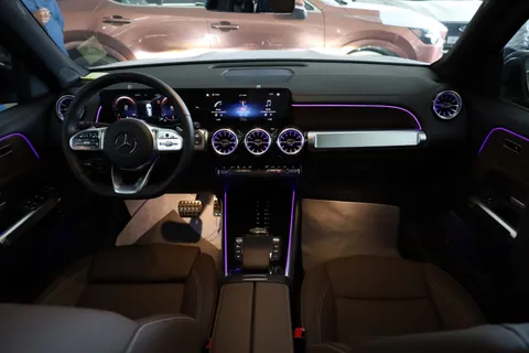 Discover undefined undefined Exterior Interior Images.Find all aspects and details of cars.