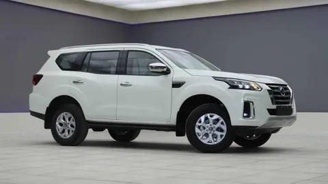 Discover undefined undefined Exterior Interior Images.Find all aspects and details of cars.
