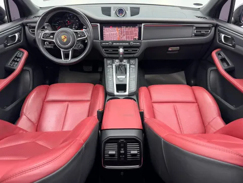 Porsche Macan Base 2021