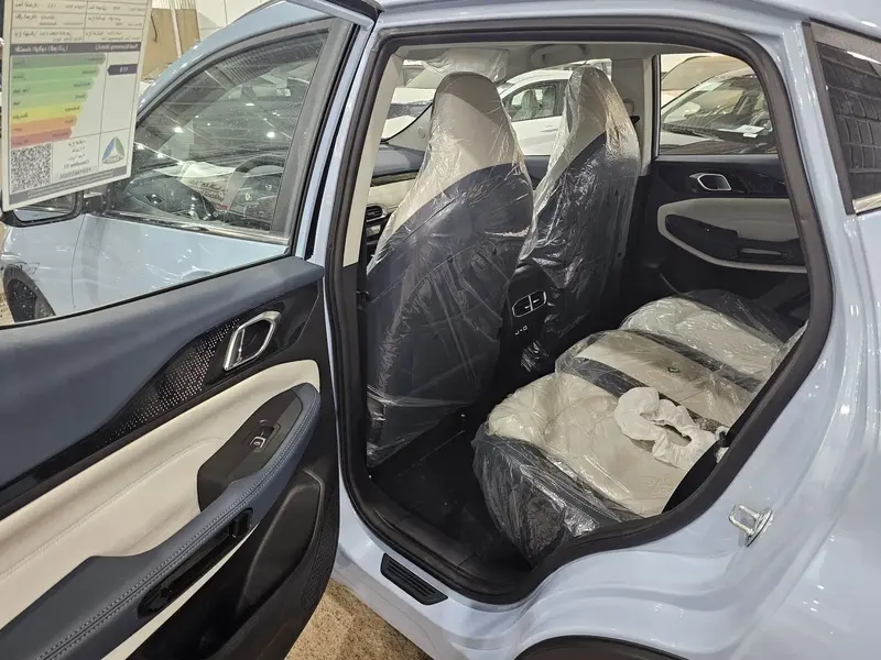Discover undefined undefined Exterior Interior Images.Find all aspects and details of cars.