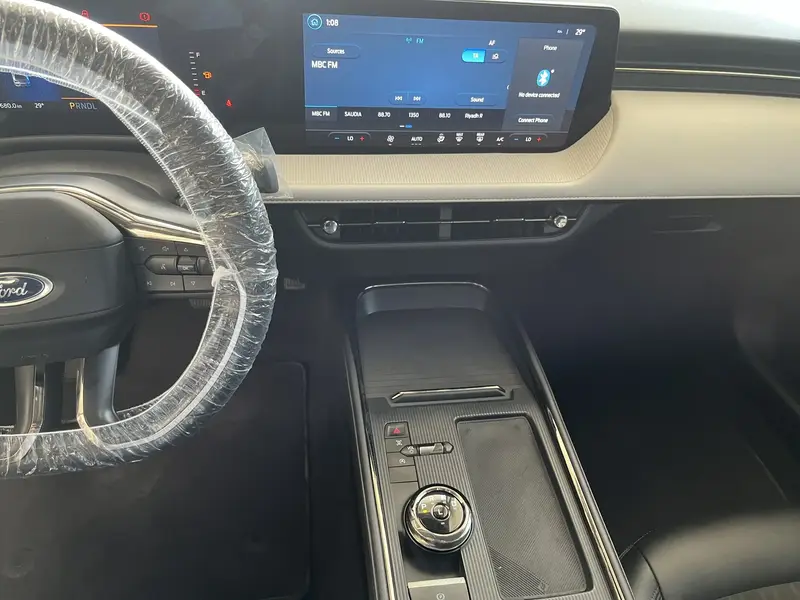 Discover undefined undefined Exterior Interior Images.Find all aspects and details of cars.