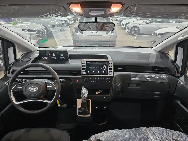 Discover undefined undefined Exterior Interior Images.Find all aspects and details of cars.