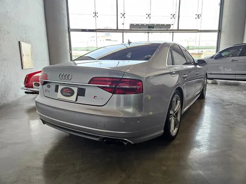 Audi S8  2015