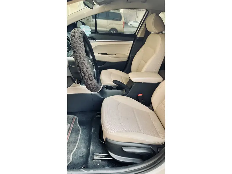 Discover undefined undefined Exterior Interior Images.Find all aspects and details of cars.