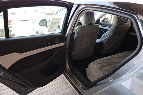 Discover undefined undefined Exterior Interior Images.Find all aspects and details of cars.