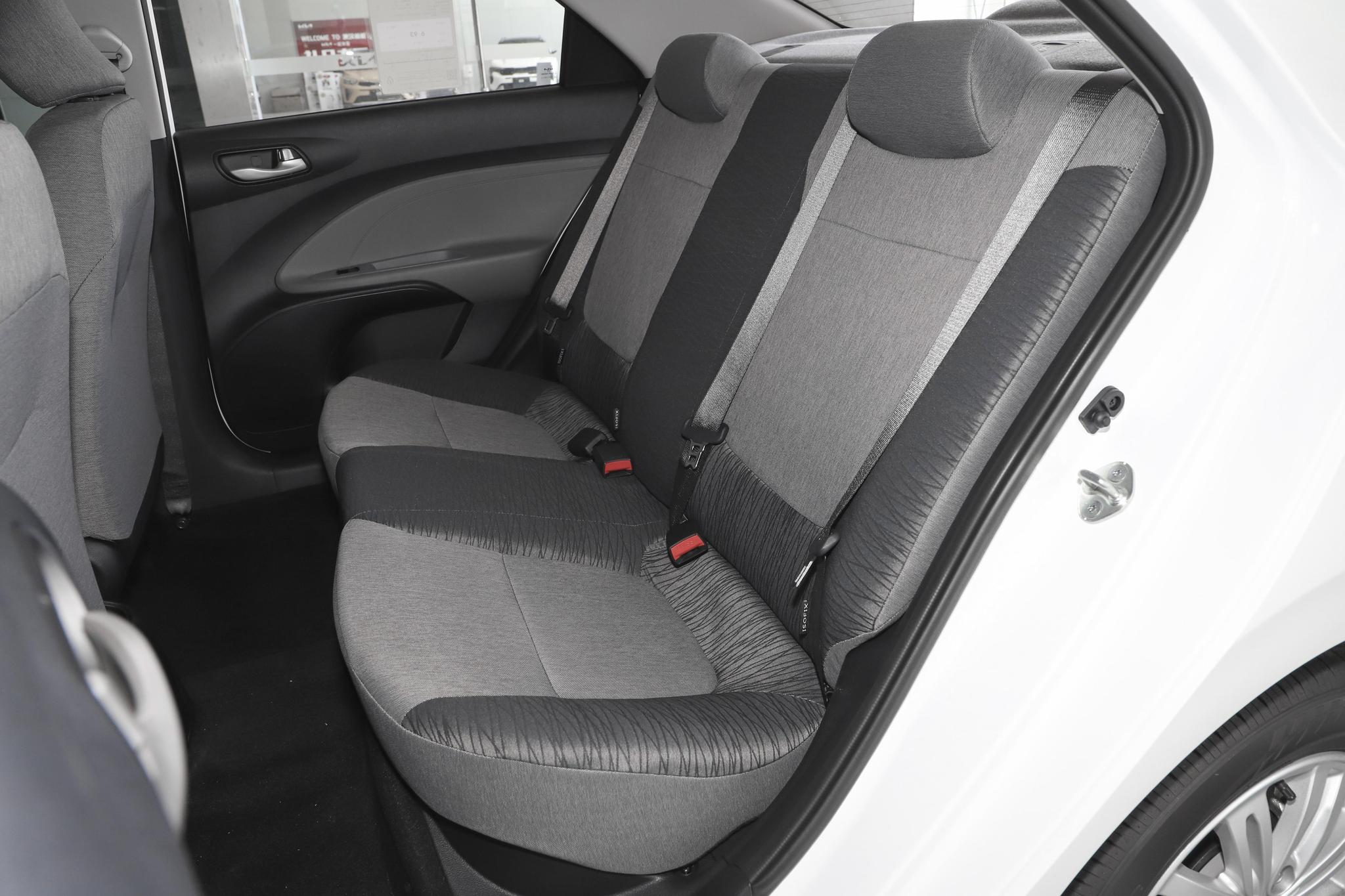 Discover Kia Kia Pegas Exterior Interior Images.Find all aspects and details of cars.