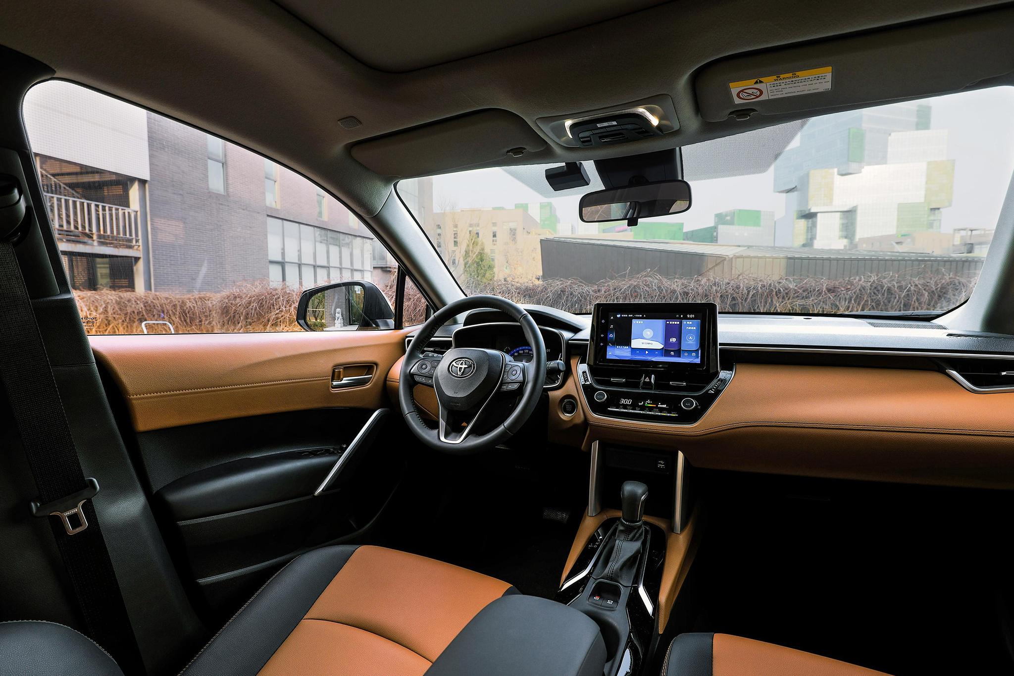 Discover Toyota Toyota Corolla Cross Exterior Interior Images.Find all aspects and details of cars.