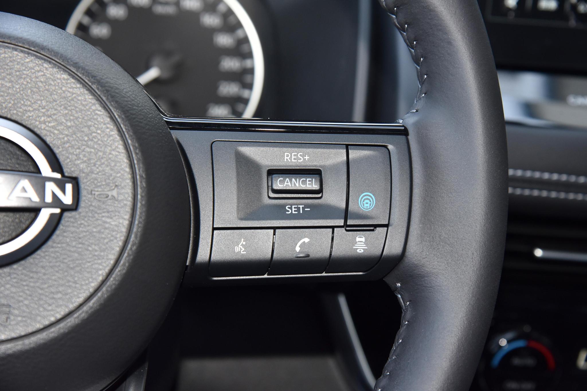 Discover Nissan Nissan XTrail Exterior Interior Images.Find all aspects and details of cars.