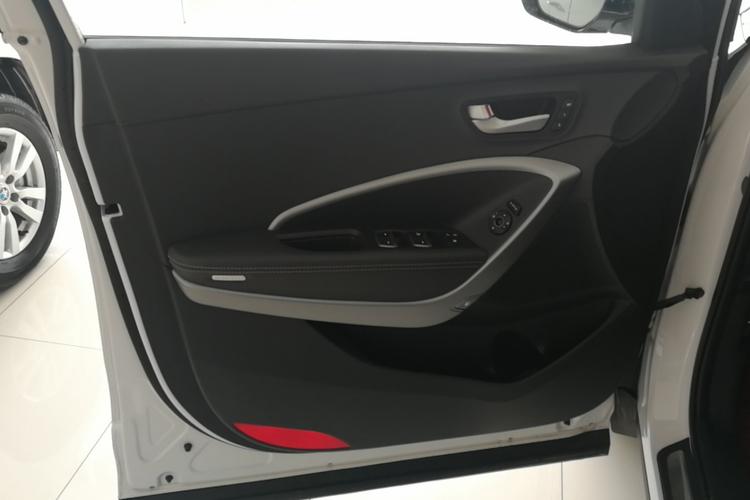 https://gcc-1307444343.cos.accelerate.myqcloud.com/gallery/02b8e72ae1007700459f58f77ee725d2.jpg