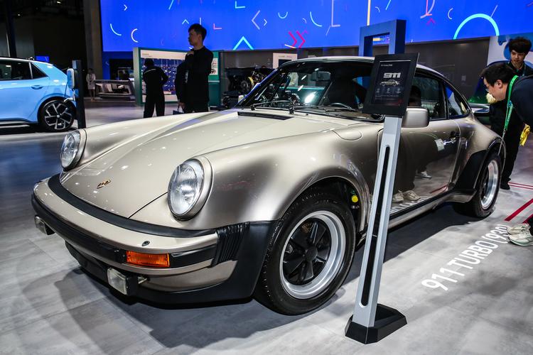 https://gcc-1307444343.cos.accelerate.myqcloud.com/gallery/2e221296b54eb4138beac7f38f29bbbb.jpg