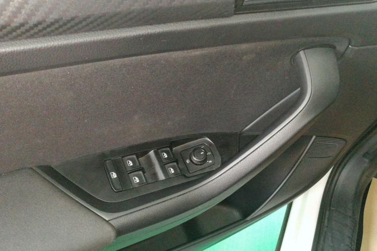 https://gcc-1307444343.cos.accelerate.myqcloud.com/gallery/46cd5e32ddbfb0e8aad0bd692529b6b8.jpg