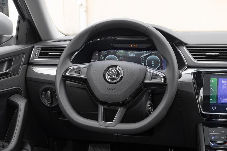 https://gcc-1307444343.cos.accelerate.myqcloud.com/gallery/4d8c20b0fecadf3db36d2ddf9516c769.jpg