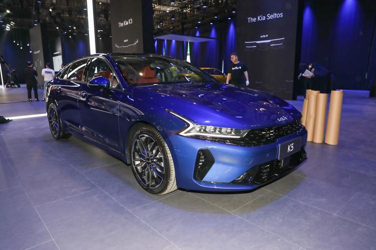 https://gcc-1307444343.cos.accelerate.myqcloud.com/gallery/5dd66c629531d73f2fe8496c0ff32be9.jpg