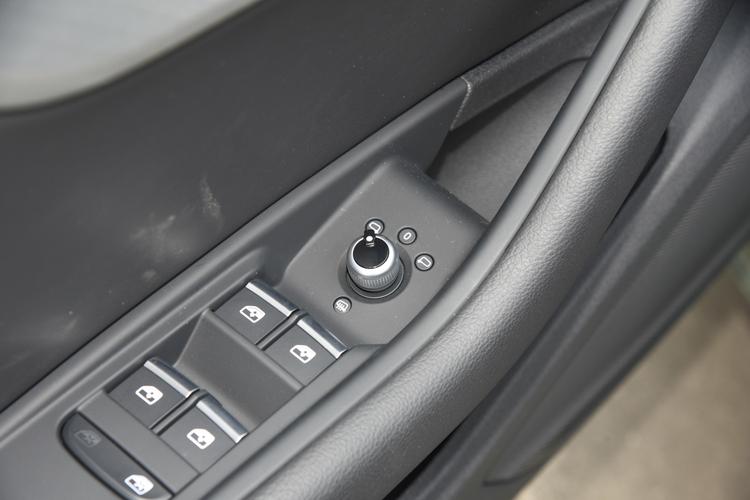 https://gcc-1307444343.cos.accelerate.myqcloud.com/gallery/5f27f9f36ae61bba961c321daee9667d.jpg