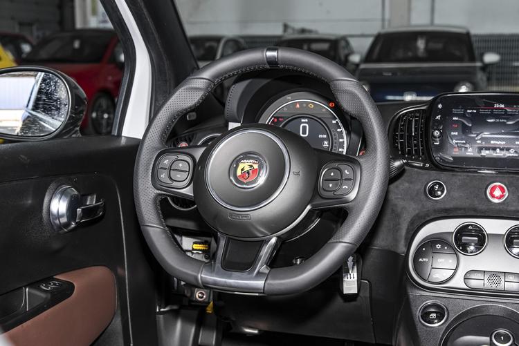 https://gcc-1307444343.cos.accelerate.myqcloud.com/gallery/8ab570ac2842c4e786df30fd295180f0.jpg