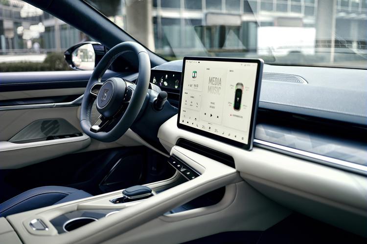 https://gcc-1307444343.cos.accelerate.myqcloud.com/gallery/b1b2510b4a8a211bfbdf0d982673272e.jpg