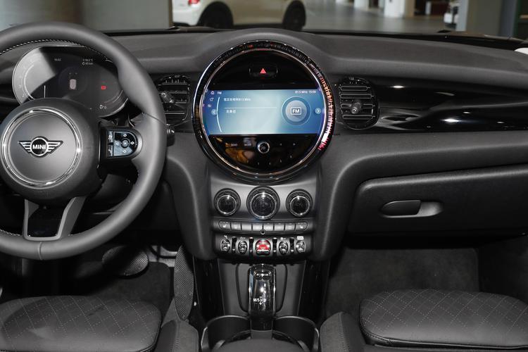 https://gcc-1307444343.cos.accelerate.myqcloud.com/gallery/c1399325184aa2c679889f0030e8a677.jpg