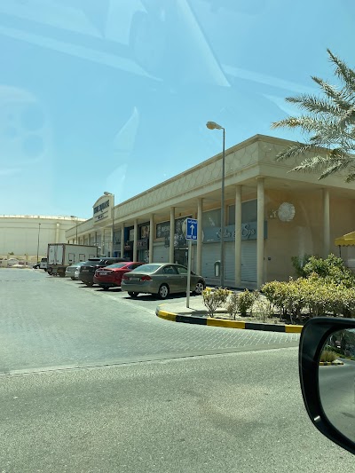 Discover automotive services, supported car makes, and amenities offered by Salmabad Service Station in Salmabad. Our network ensures professional and efficient service to meet all your needs.