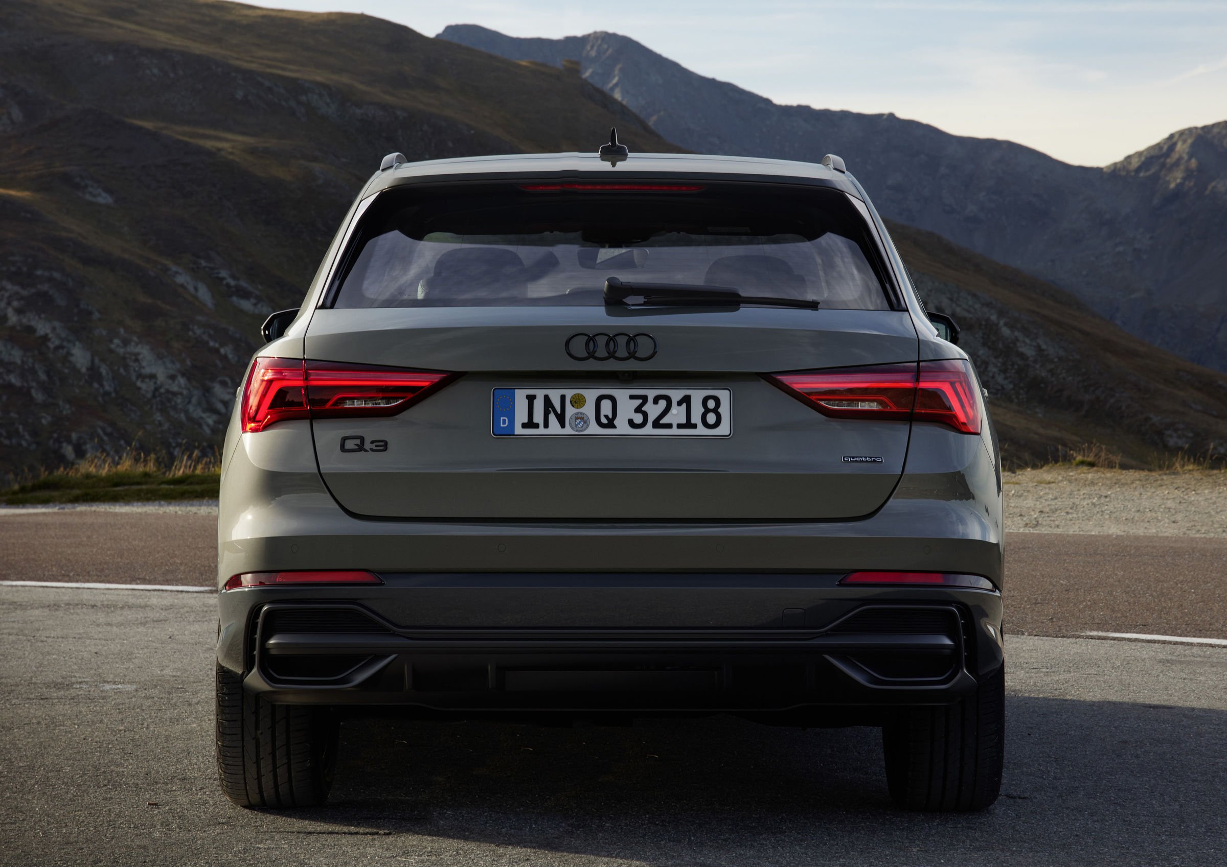 the 3th official image of Audi Q3.