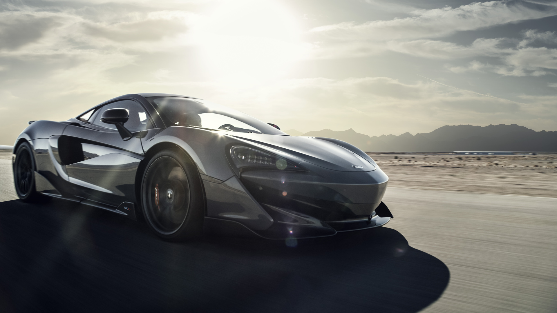 Discover McLaren McLaren 600LT Exterior Interior Images.Find all aspects and details of cars.