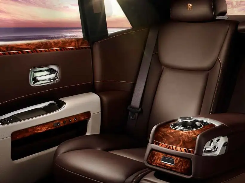 Discover Rolls-Royce Rolls-Royce Ghost Exterior Interior Images.Find all aspects and details of cars.