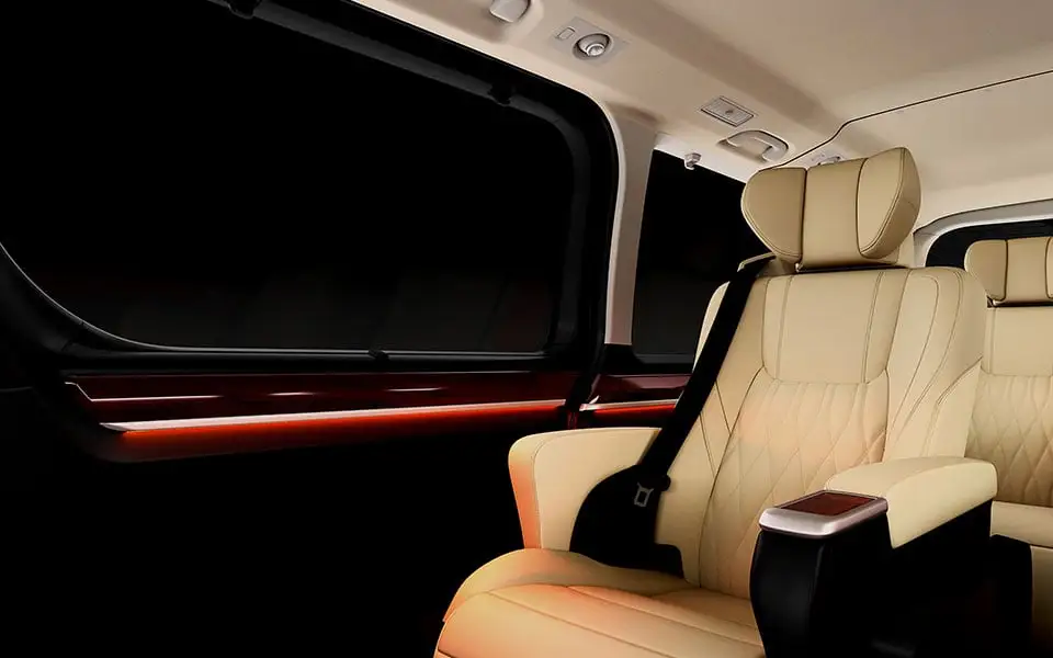 Discover Toyota Toyota Granvia Exterior Interior Images.Find all aspects and details of cars.