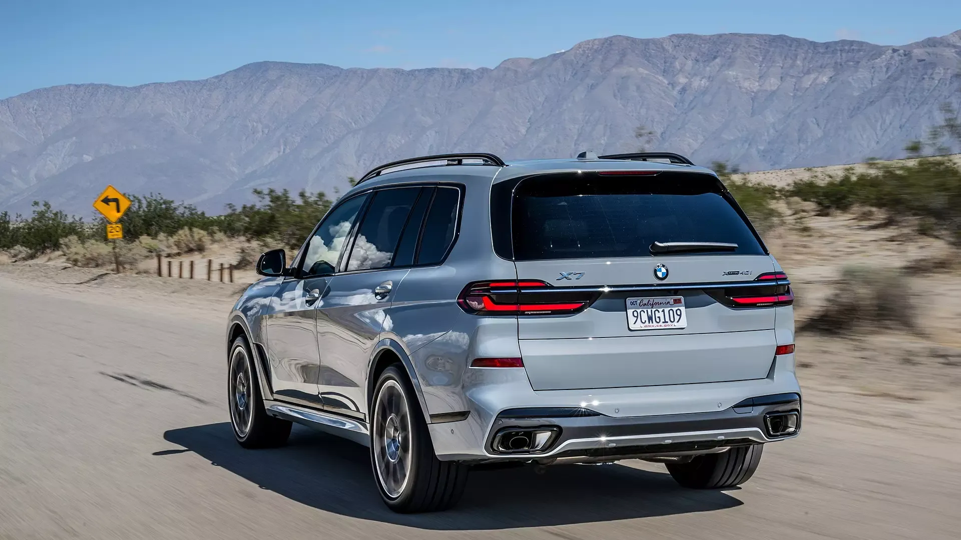 Discover BMW BMW X7 Exterior Interior Images.Find all aspects and details of cars.