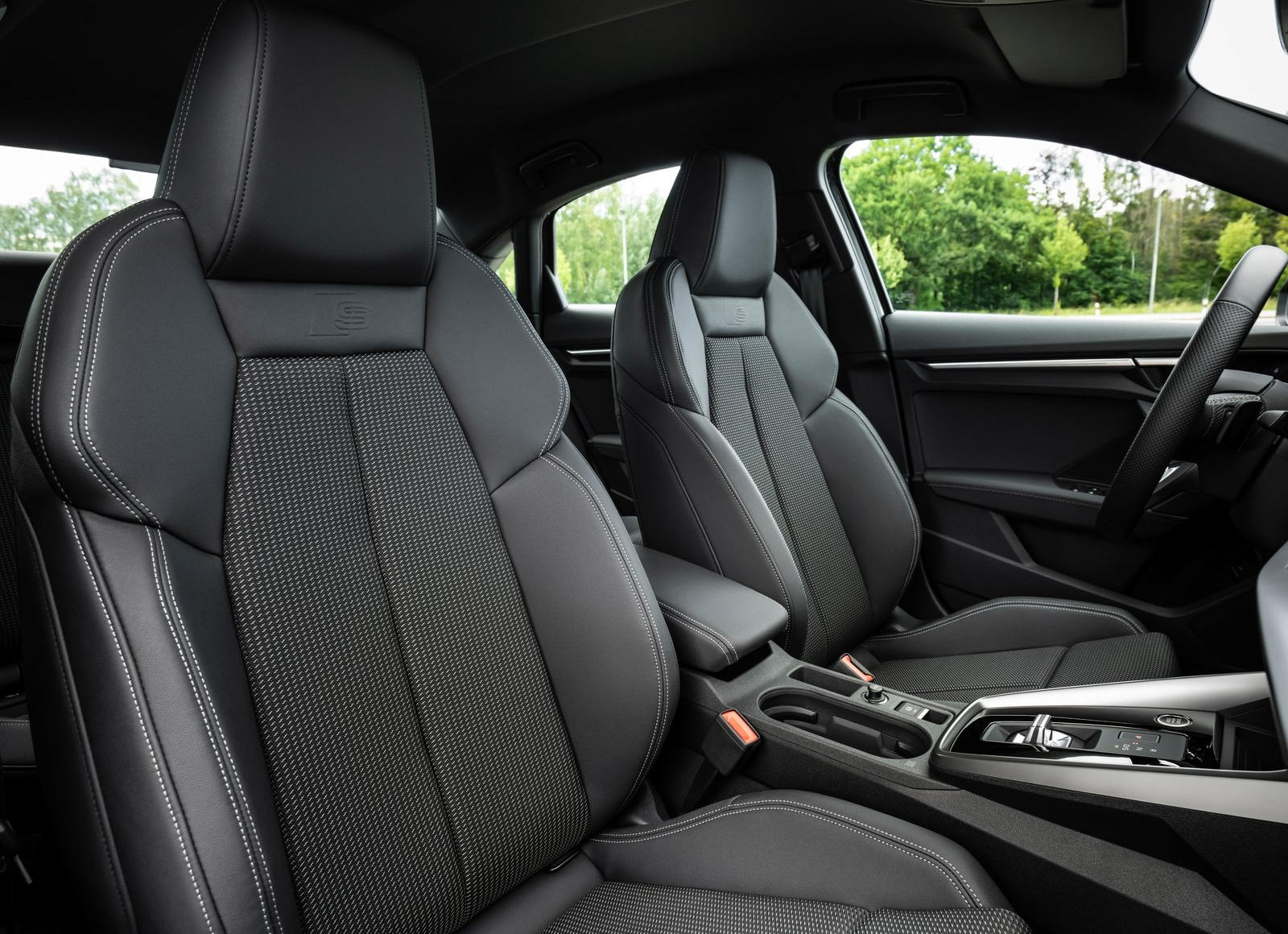 Discover Audi Audi RS3 Exterior Interior Images.Find all aspects and details of cars.