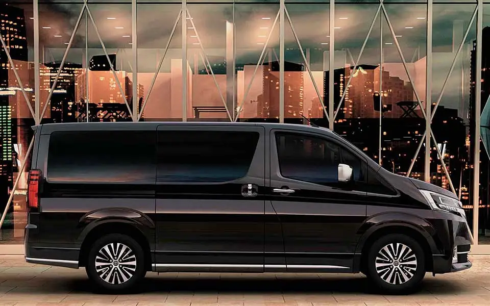 Discover Toyota Toyota Granvia Exterior Interior Images.Find all aspects and details of cars.