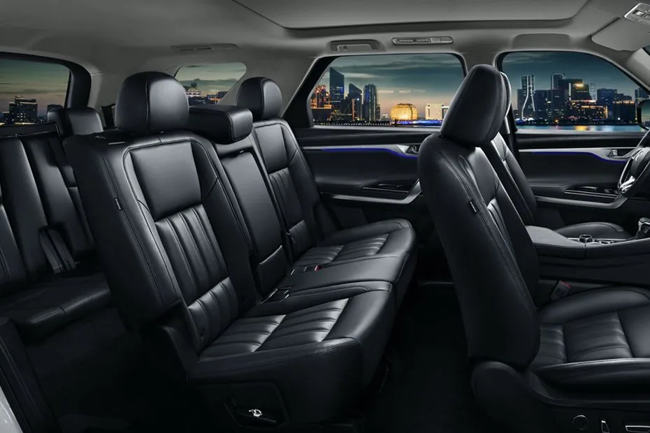 Discover Changan Changan CS95 Exterior Interior Images.Find all aspects and details of cars.