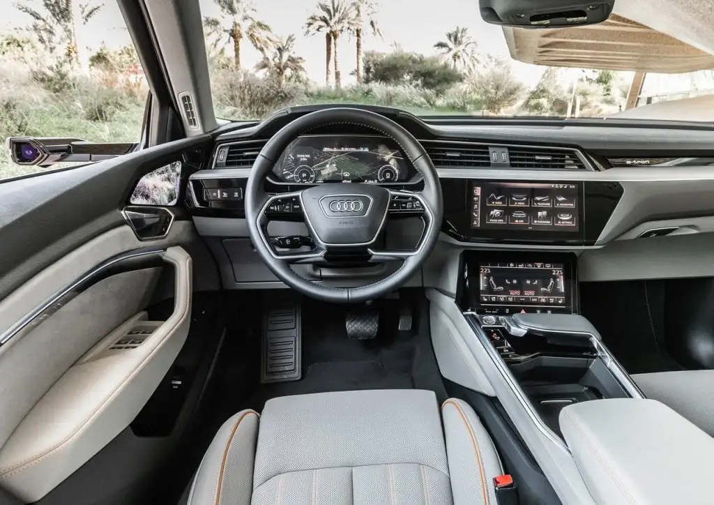 Discover Audi Audi etron Exterior Interior Images.Find all aspects and details of cars.