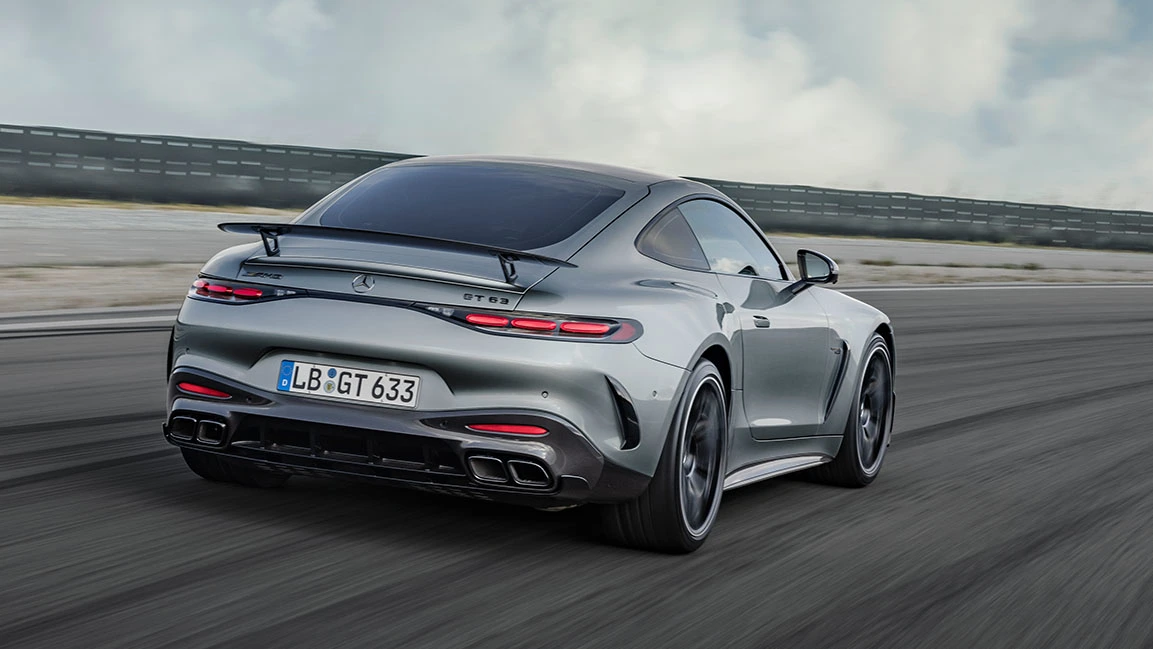 استكشف  مرسيدس بنز  مرسيدس بنز AMG GT الصور الخارجية والداخلية. اكتشف جميع جوانب وتفاصيل السيارات.