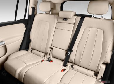 https://gcc-1307444343.cos.accelerate.myqcloud.com/images/43f1a4/r_960x540/generations/generation_659e498bf1ecc_2023_mercedes_benz_glb_rearseat.jpg