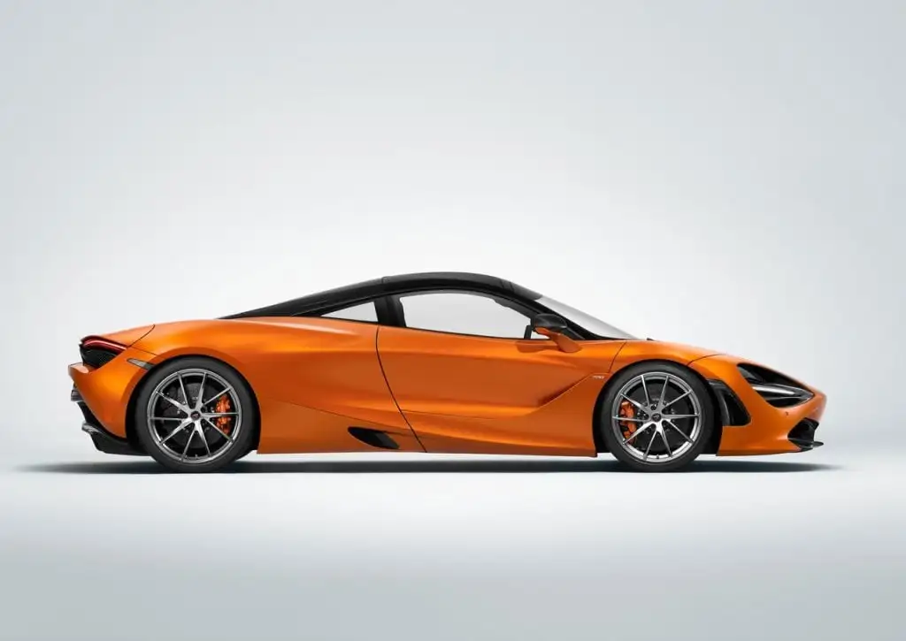 استكشف  مكلارين  مكلارين 720S الصور الخارجية والداخلية. اكتشف جميع جوانب وتفاصيل السيارات.